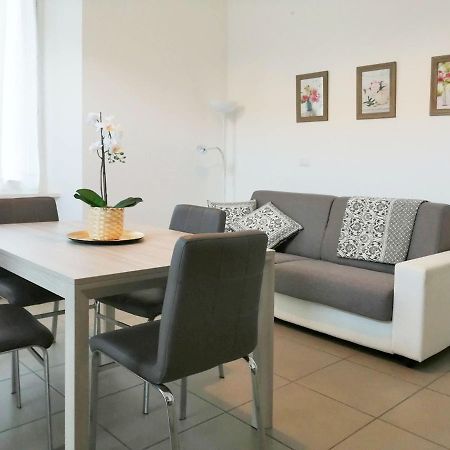 Appartamento Aida - Near The Center With Private Parking E Ac Como Exterior photo