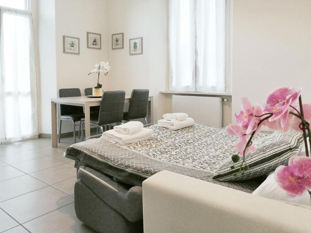 Appartamento Aida - Near The Center With Private Parking E Ac Como Exterior photo