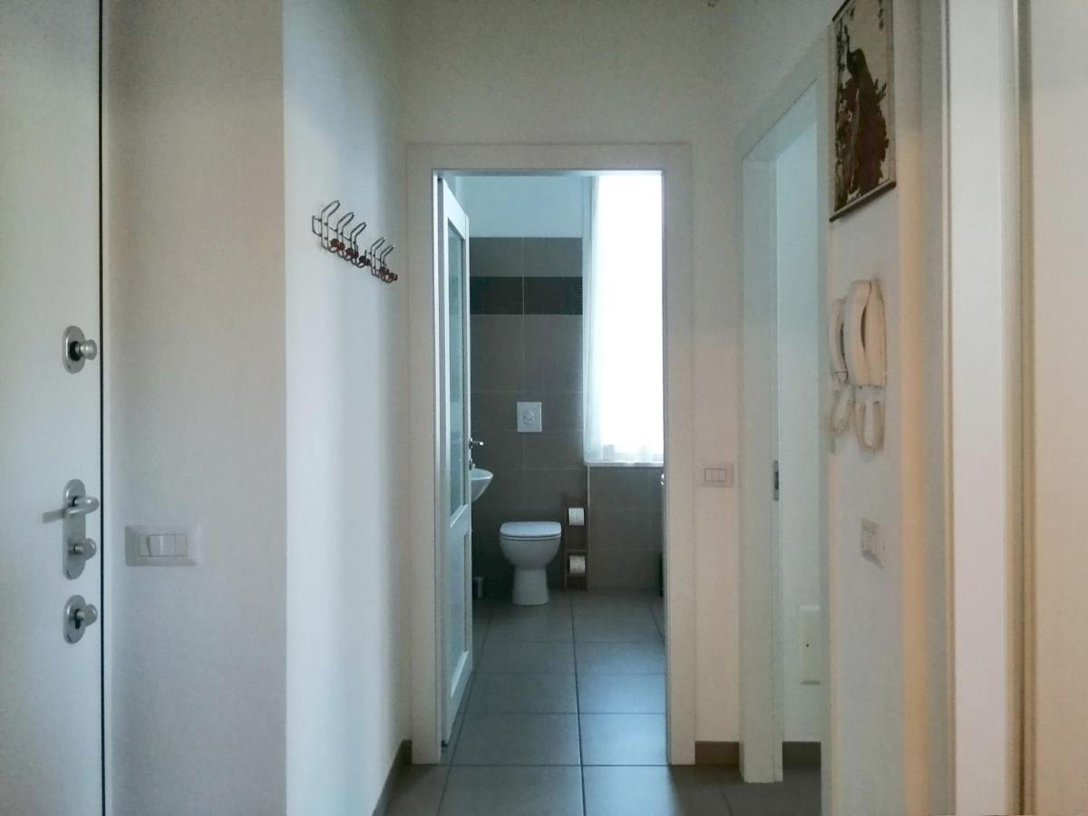 Appartamento Aida - Near The Center With Private Parking E Ac Como Exterior photo