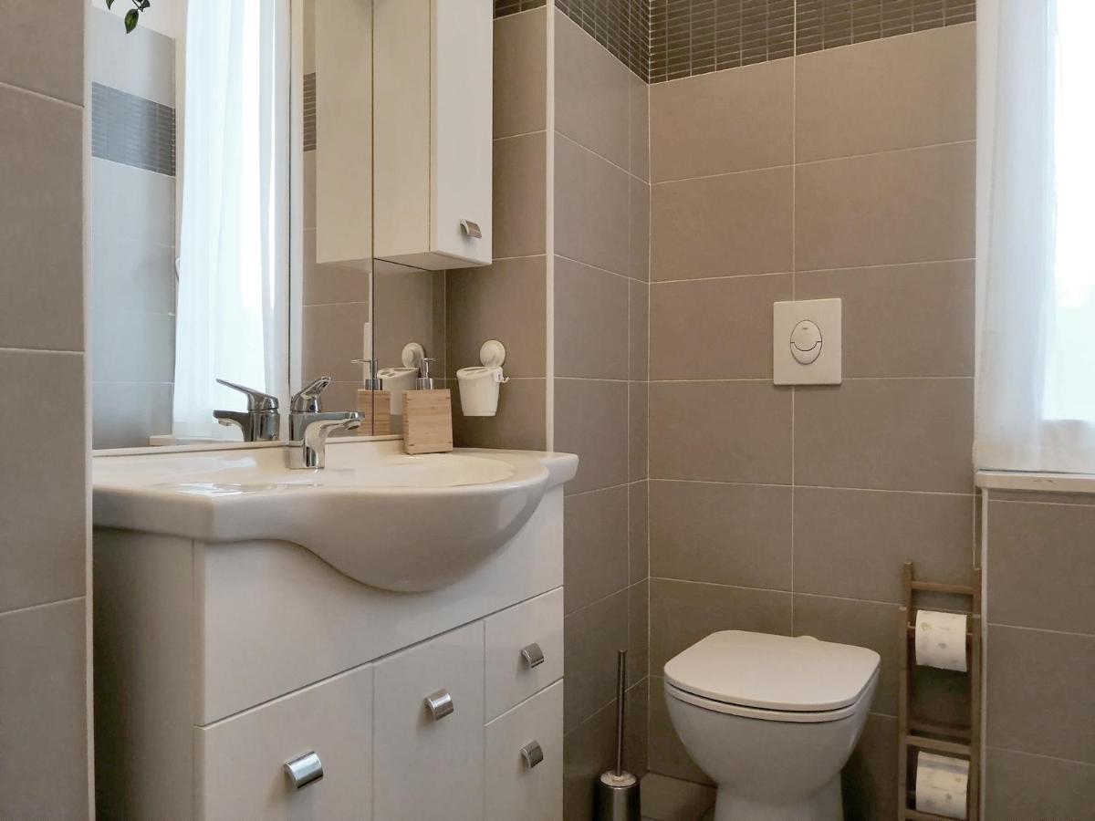 Appartamento Aida - Near The Center With Private Parking E Ac Como Exterior photo